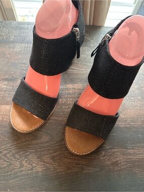 Toms Black Open-Toe Zip-Back Heeled Sandals